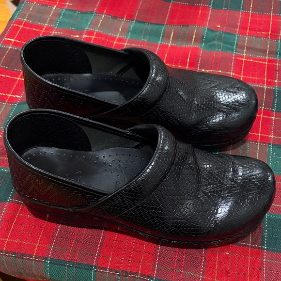 Dansko Black Mules/Clogs - Picture 4 of 8